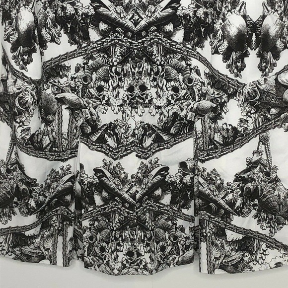 NWT Finders Keepers Revolve Womens Here Comes the Sun Dress Size XS Shell Print - Picture 7 of 11